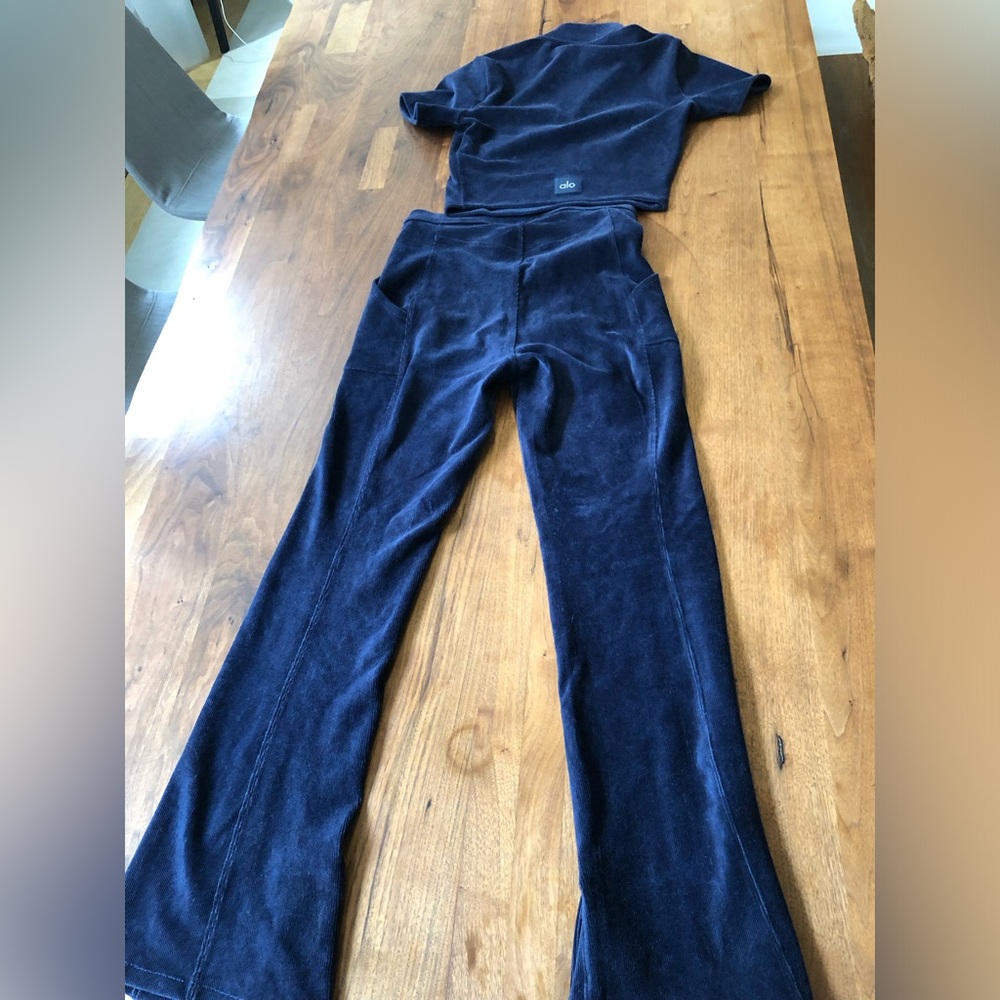 Alo Corduroy two piece set, brand new no tags! - Picture 2 of 4